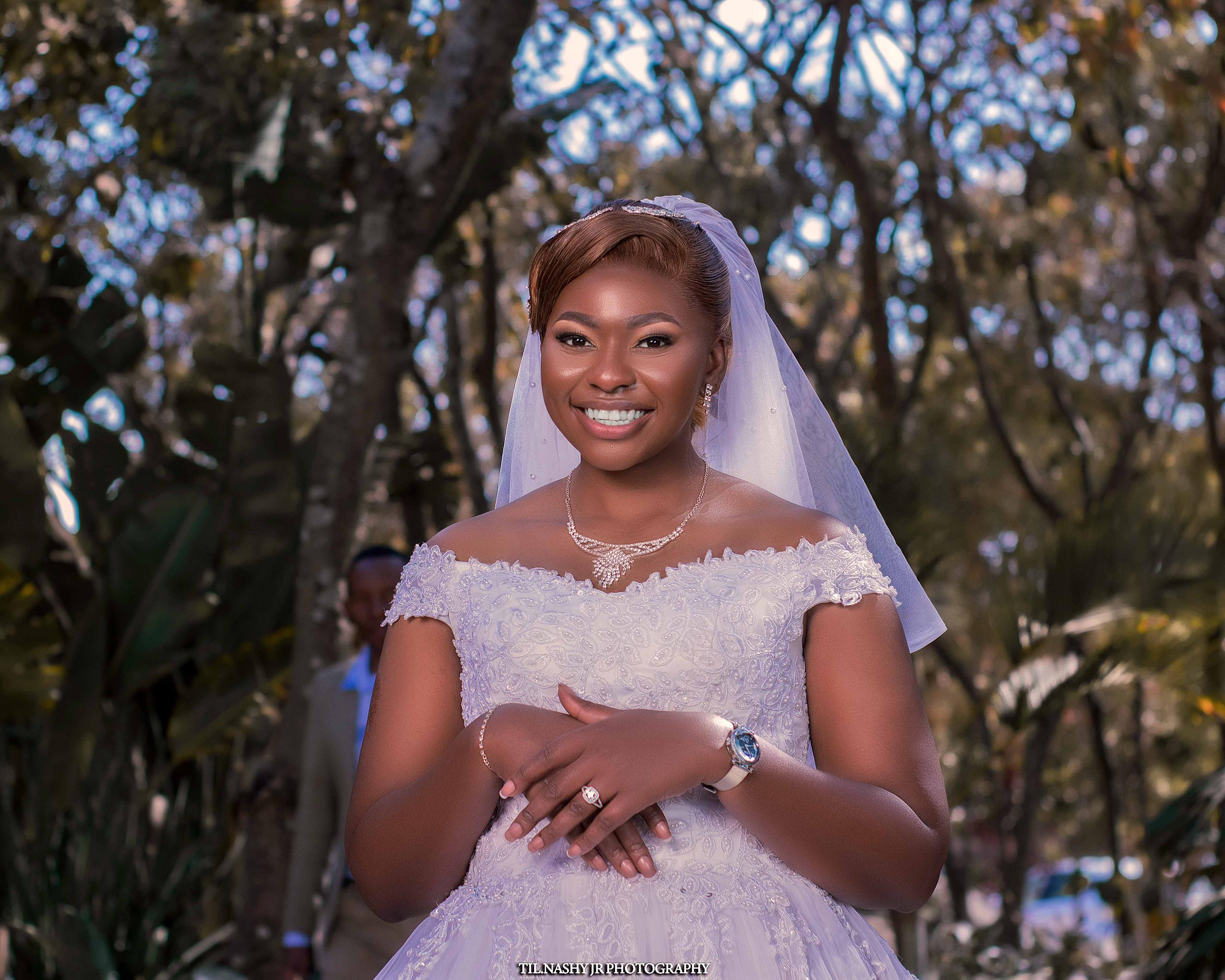 Bridal makeup service